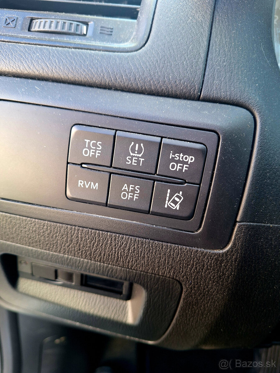 Mazda CX-5 2.2 Skyactiv-D 175k AWD Revolution A/T - 9