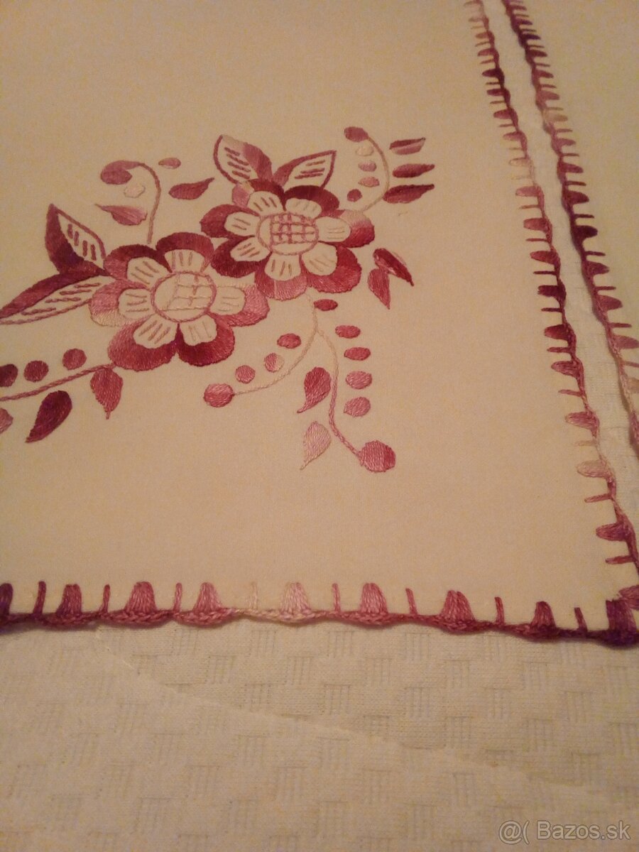 Ručne vyšívané obrusy 3 - 9