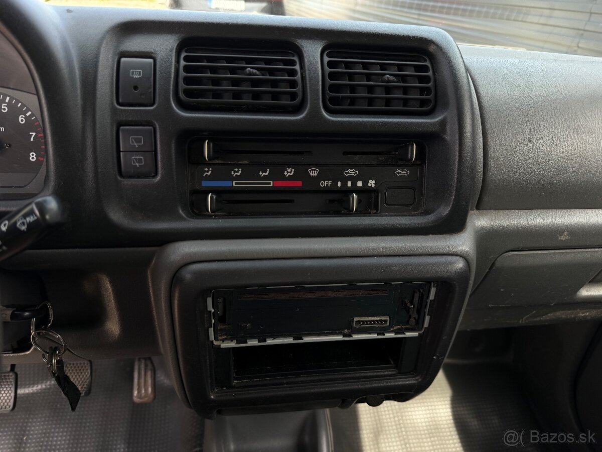 SUZUKI JIMNY 1.3i RWD - 9