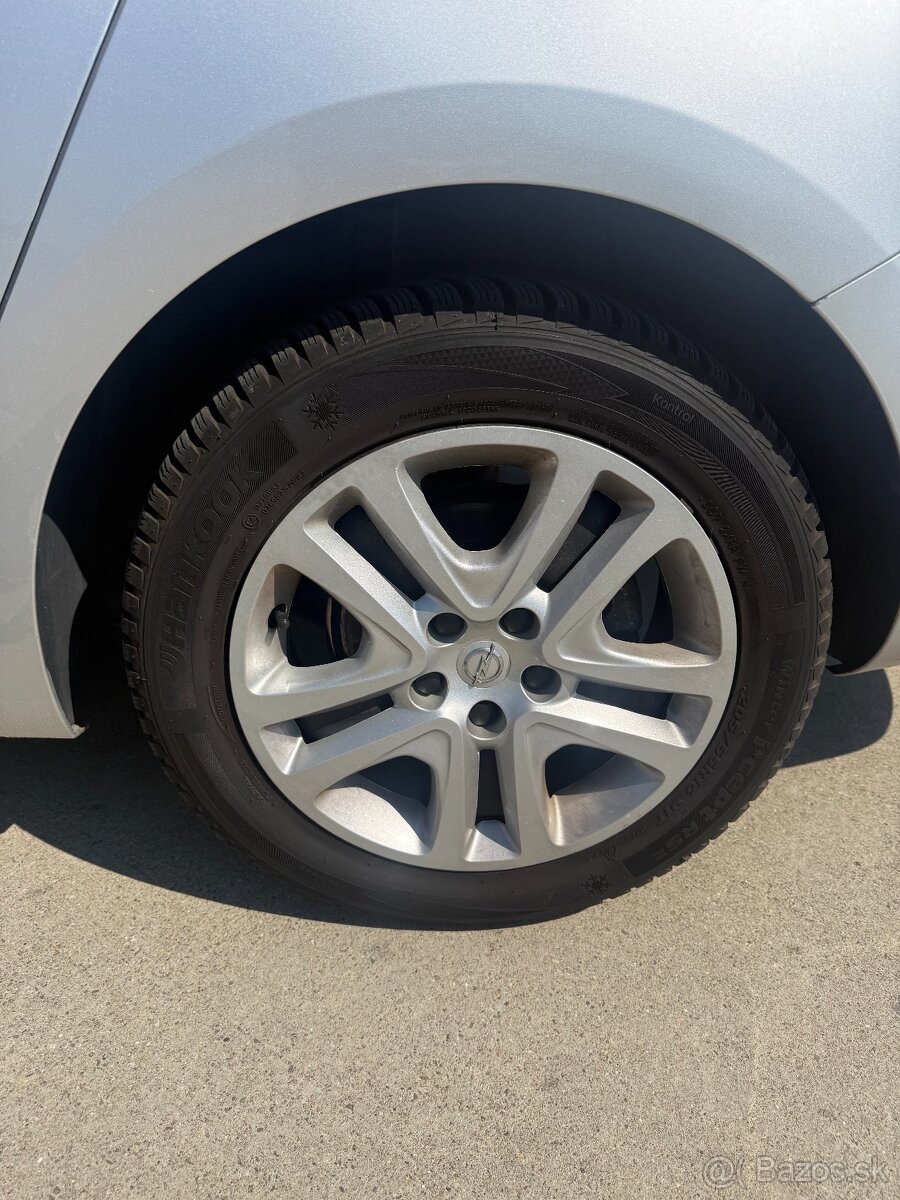 OPEL ASTRA SPORTS TOURER - 9