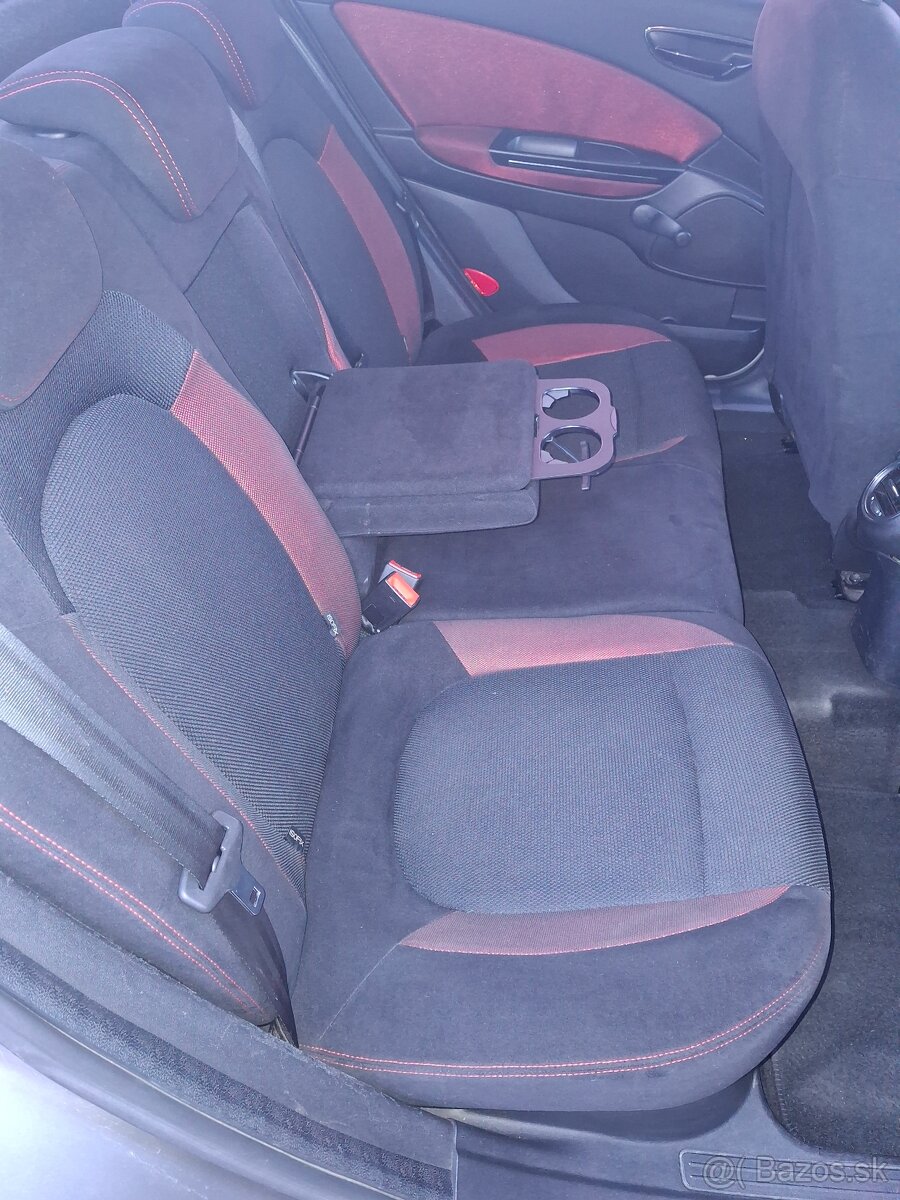FIAT BRAVO 1.4, 2011 - 9