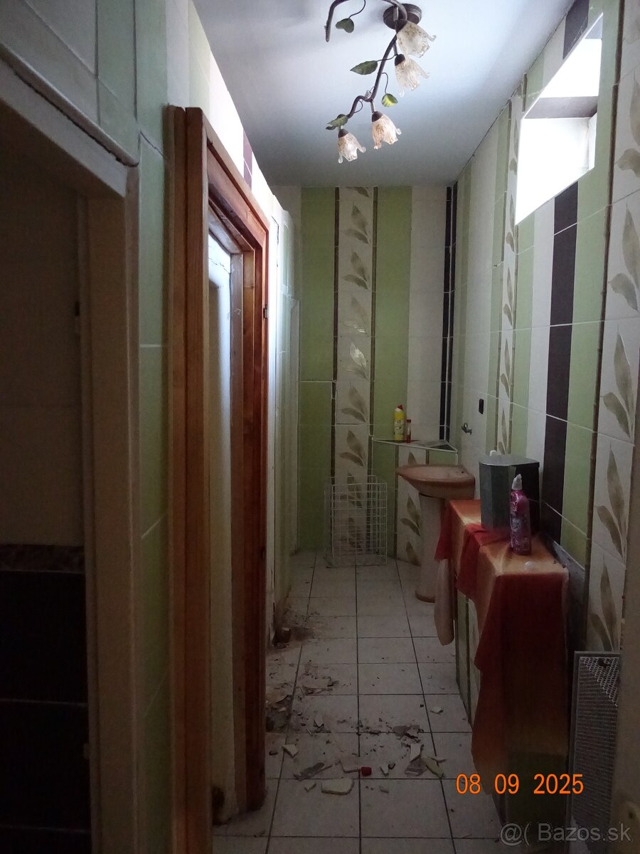 Rod. dom (Reštaurácia), Hlavná 36/38, Strážne, okr. Trebišov - 9