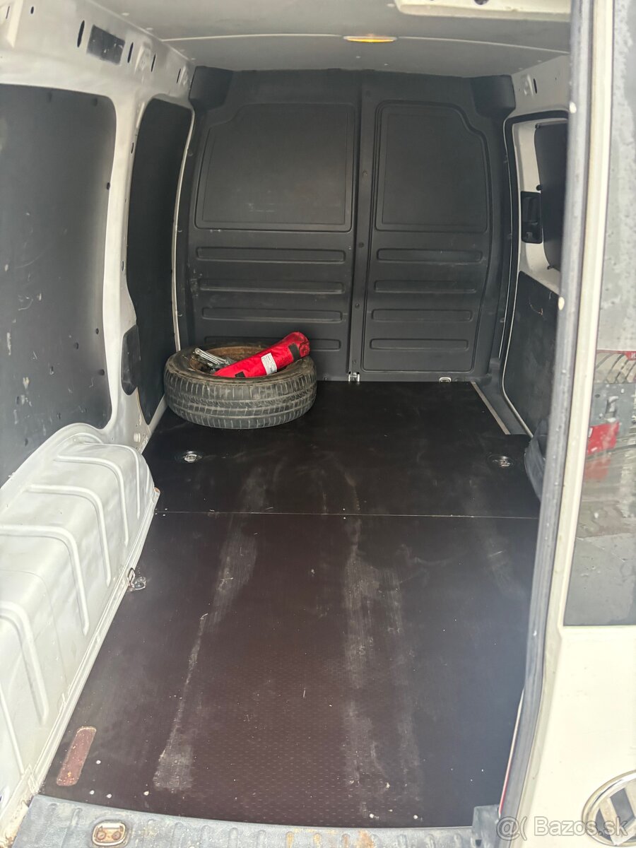 Volkswagen Caddy 1.6tdi - 9