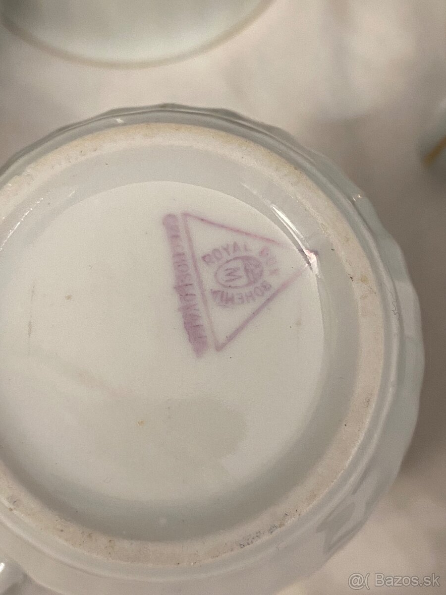 Hrnčeky Royal Dux - biele kvety - 9
