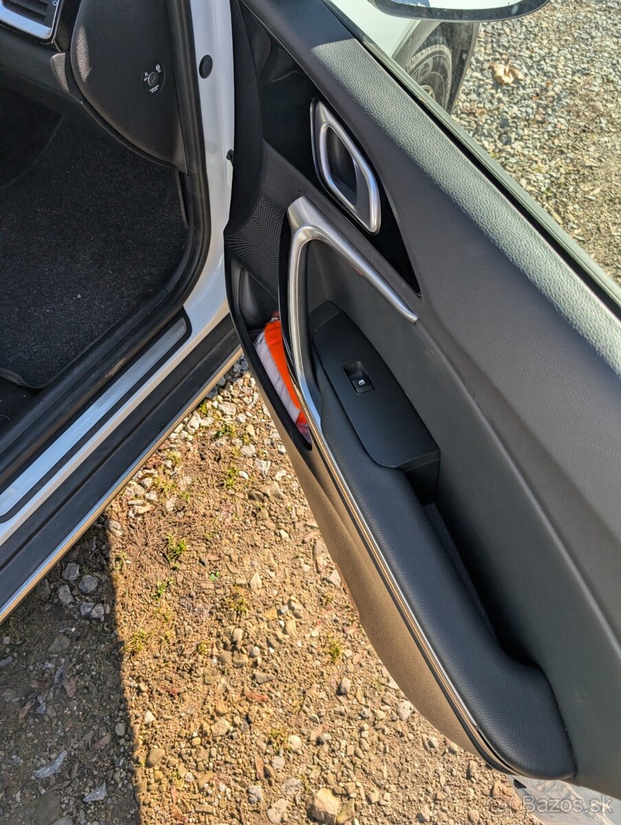 KIA XCeed 1.5 T-GDi GOLD Hatchback Manuál - 9