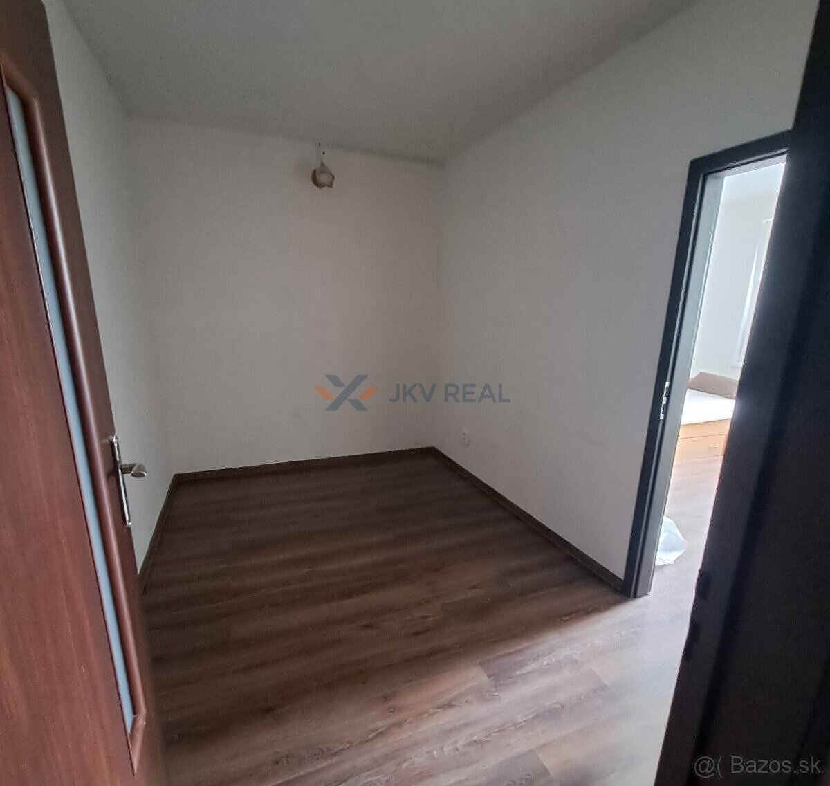 Prenajom 3,5izbovy byt Zlaté Moravce - 9