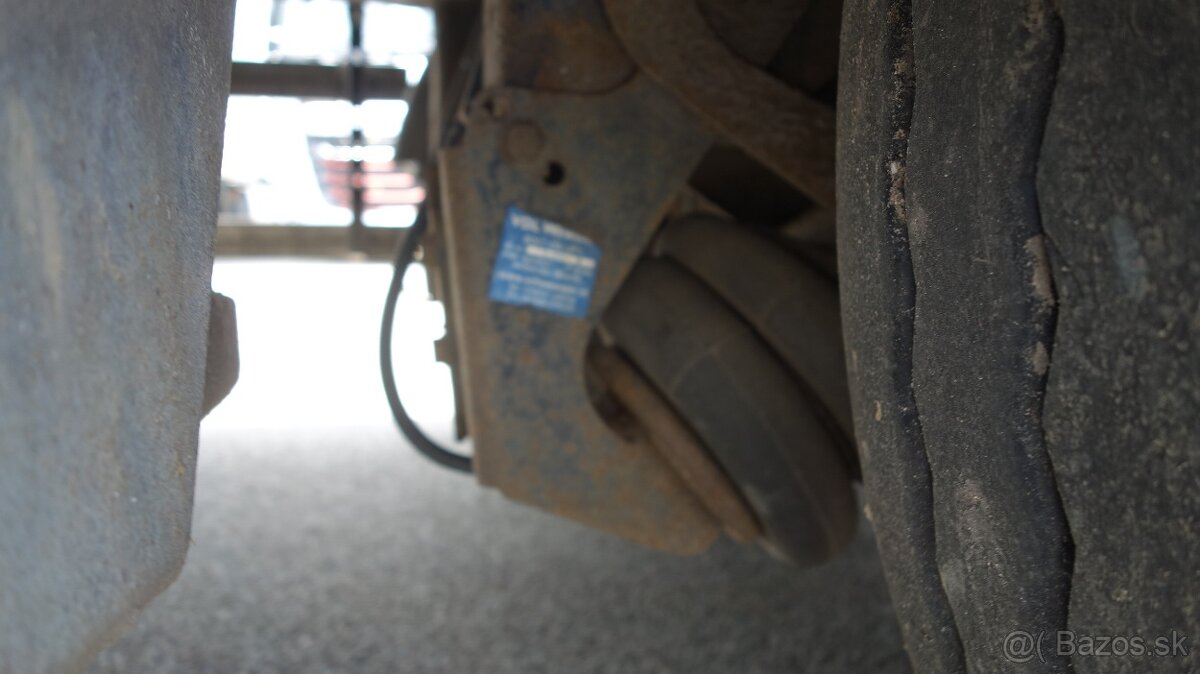 KNAPEN KT01 - Posuvná podlaha 87 m3 - 9