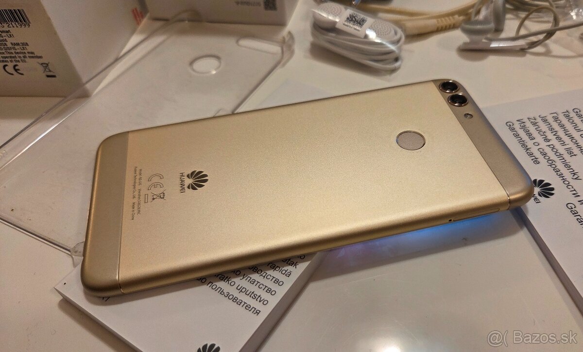 HUAWEI P Smart - stav nového, málo používaný mobilní telefon - 9