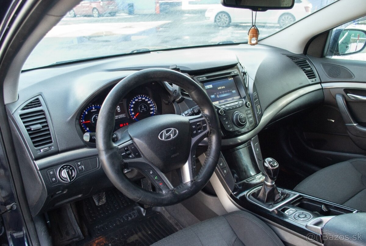 Hyundai i40 CW 1.7 CRDi 136k Premium - 9