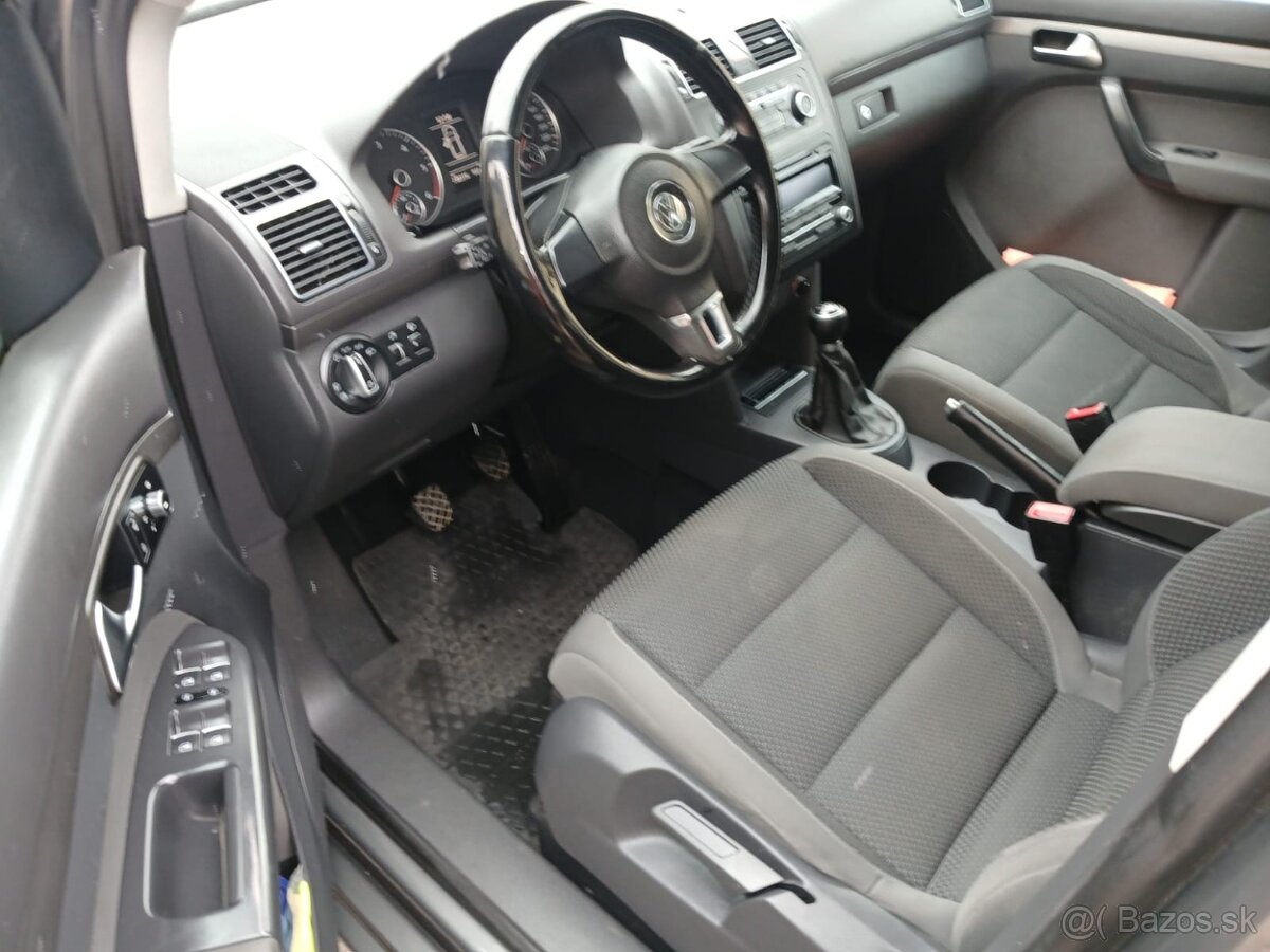 VOLKSWAGEN TOURAN 77kW 2011 - 9