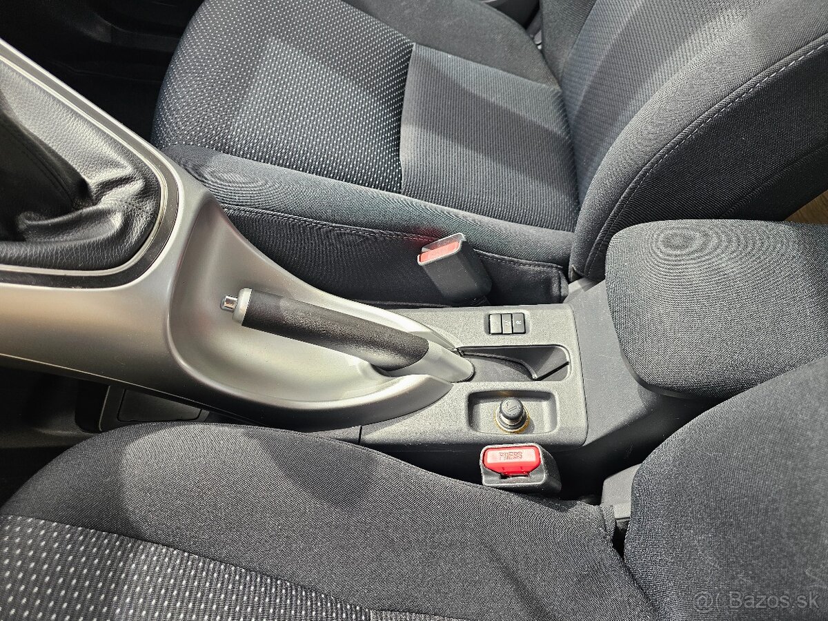 Toyota Auris 1,6 benzin - 9