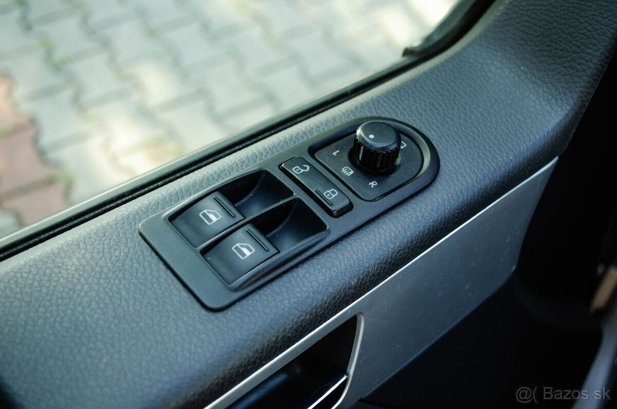 Volkswagen T5 Multivan 2.0 TDi DSG - 9
