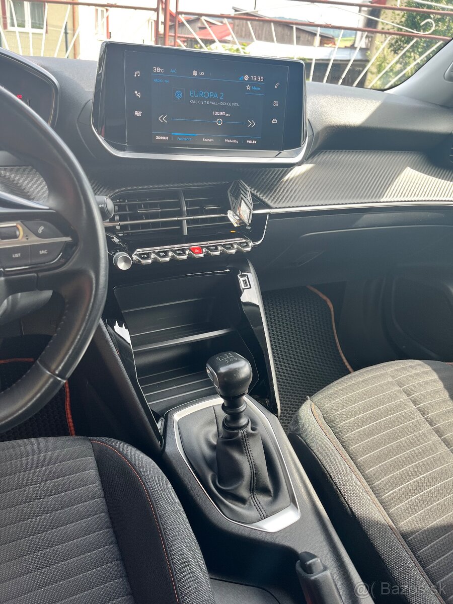Peugeot 2008 - 9