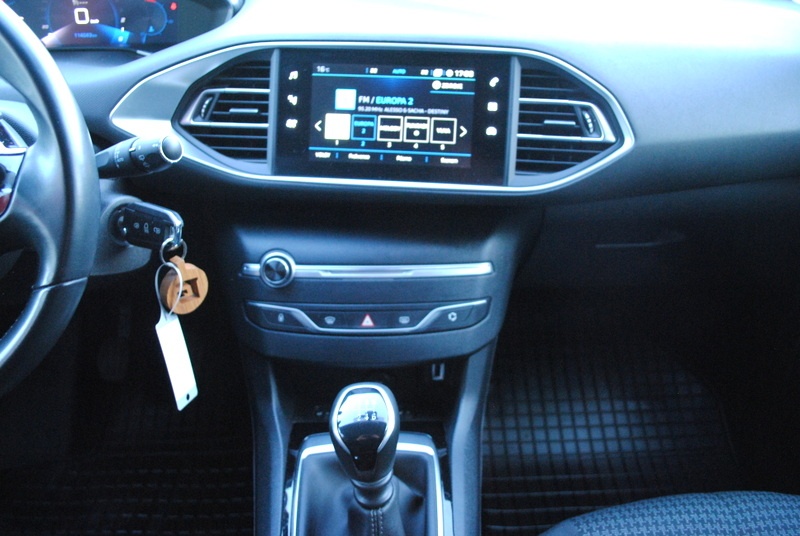 Peugeot 308 Break/SW SW 1.2 PureTech S&S Style E6d-ISC - 9