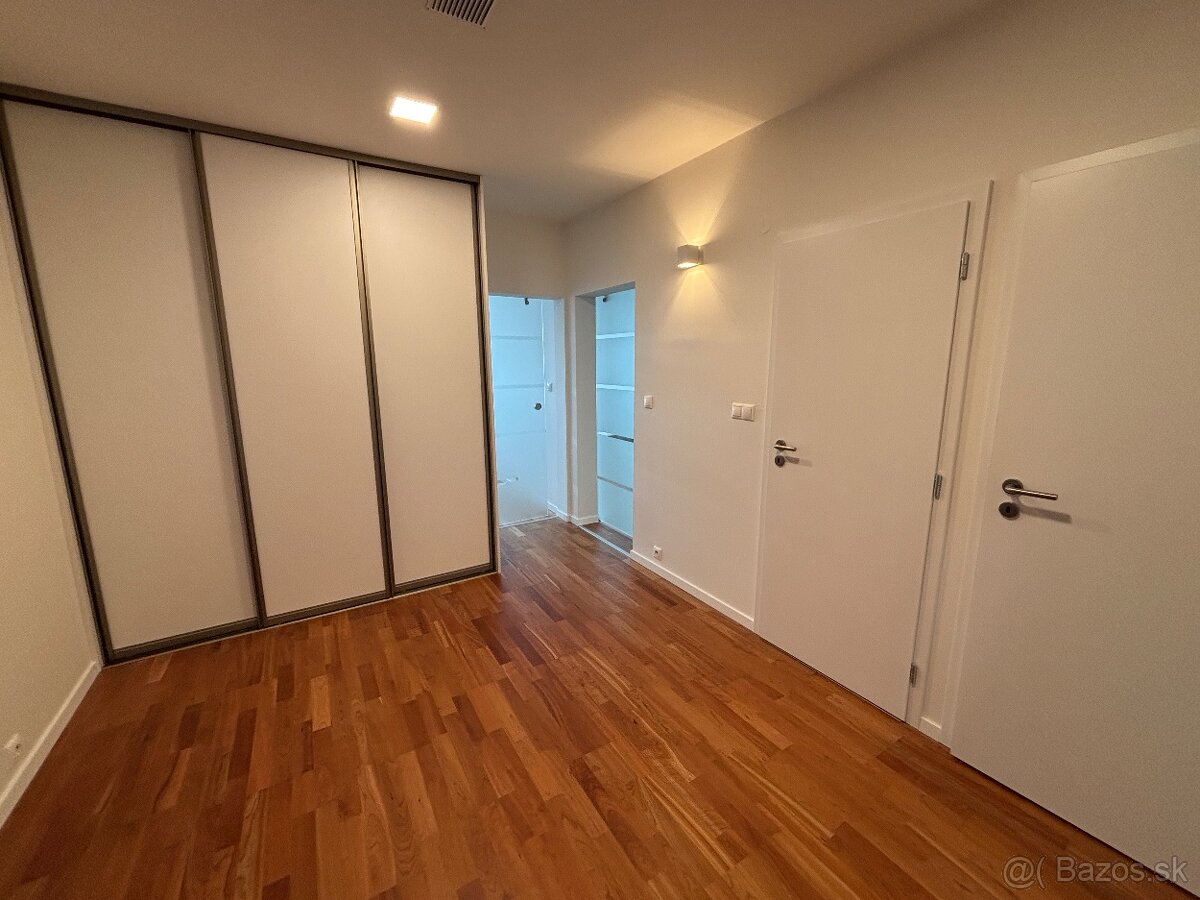 TUTI-FRUTI VÝHĽAD, 3-IZBOVÝ BYT, KDE SA BÝVA S ÚSMEVOM - 9