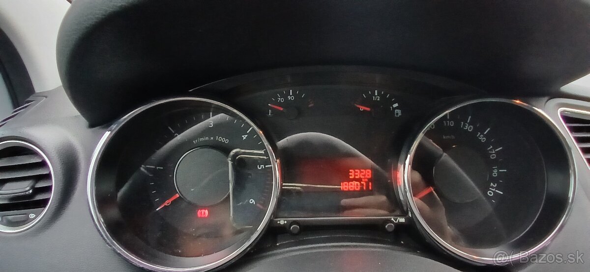 Na PREDAJ Peugeot 5008 EXECUTIVE 1.6HDi 110k FAP BVM 7 miest - 9