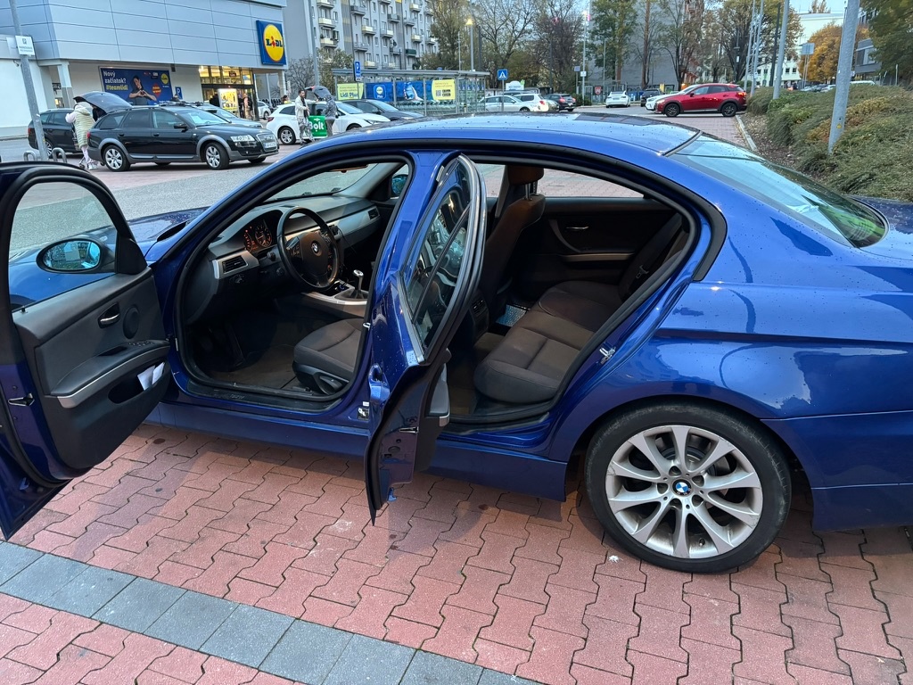 BMW 318i E90 95kW benzín na predaj - 9