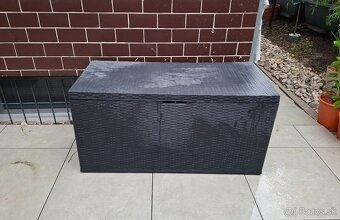 Záhradné sedenie - stôl, stoličky a záhradný box - 9