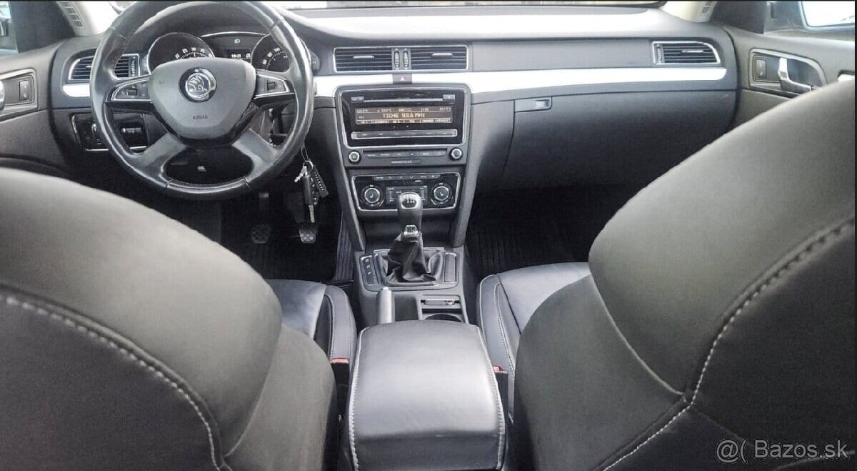 ŠKODA SUPERB COMBI 2.0 TDI - 9