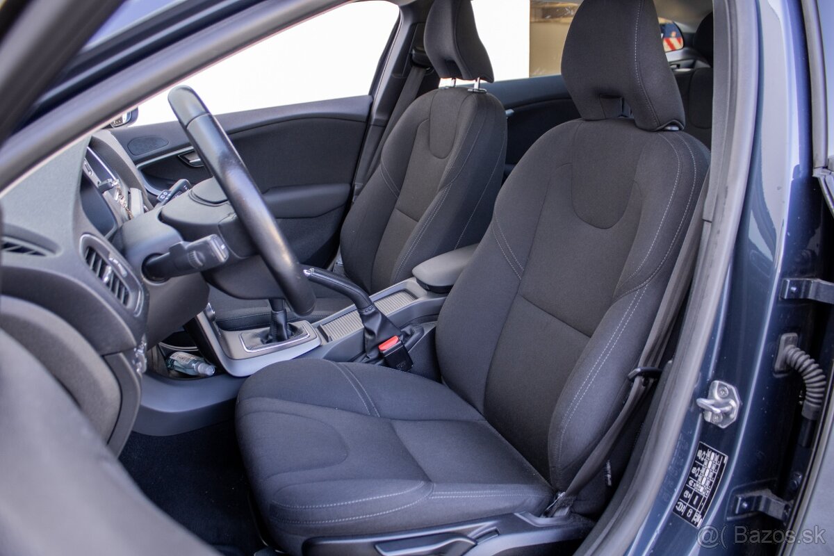 Volvo V40 D2 2.0L 88kW MT/6 2018 - 9