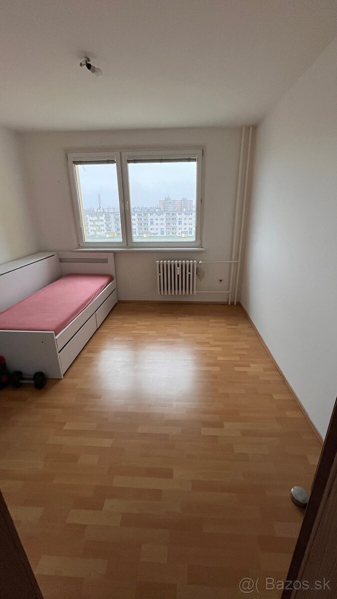 PREDAJ 3 IZBOVÉHO BYTU V PODUNAJSKÝCH BISKUPICIACH - 9