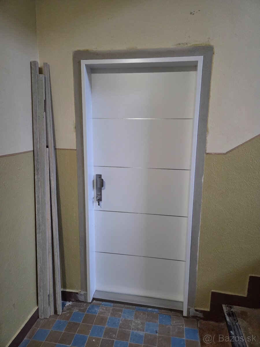 Výmena vchodových dverí do bytu - 9