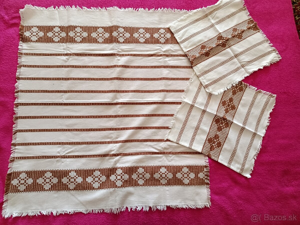 Vyšívané obrusy - 9