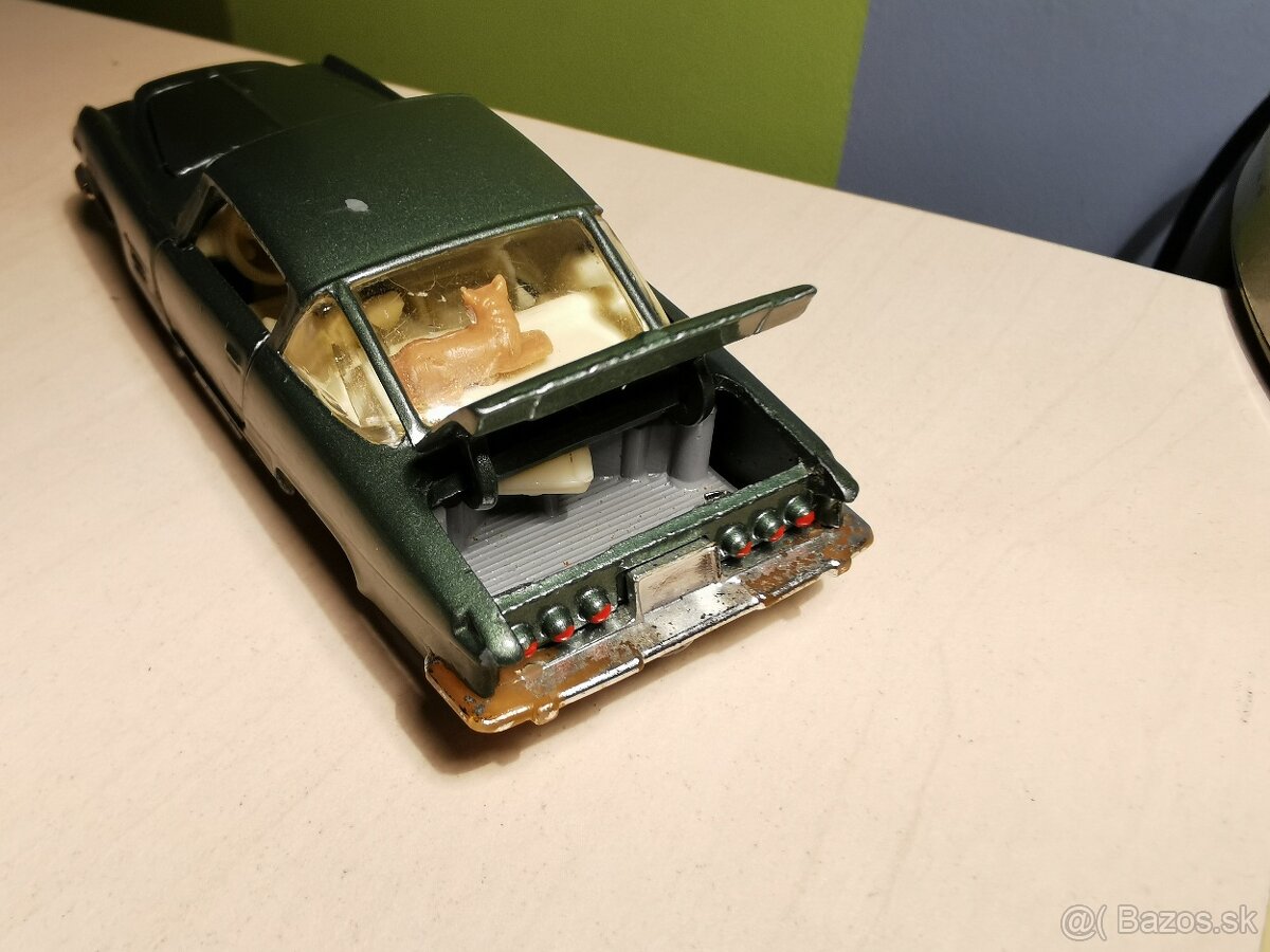 Corgi toys Ghia Chrysler - 9