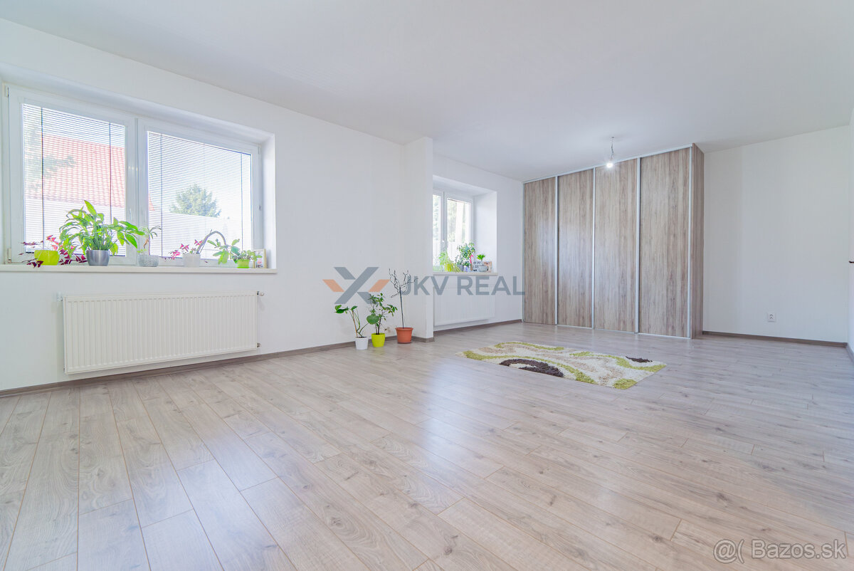 3D Obhliadka Veľký RD s bazénom priamo v Nových Zámkoch - 9