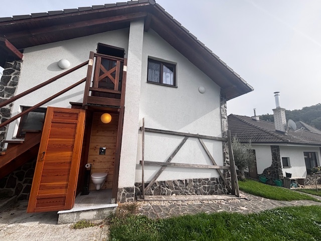 Dva rodinné domy v srdci Myjavských kopaníc – pokoj, príroda - 9