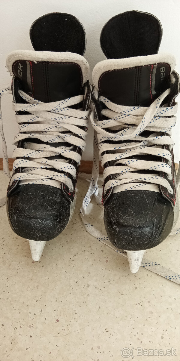 korčule a prilba Bauer - 9