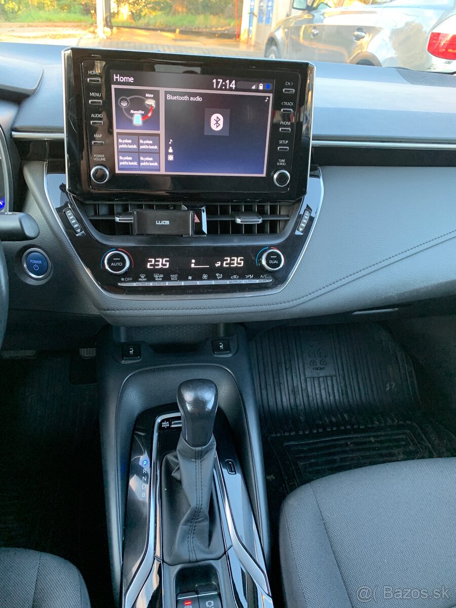 Toyota Corolla Hybrid 1,8 - 9