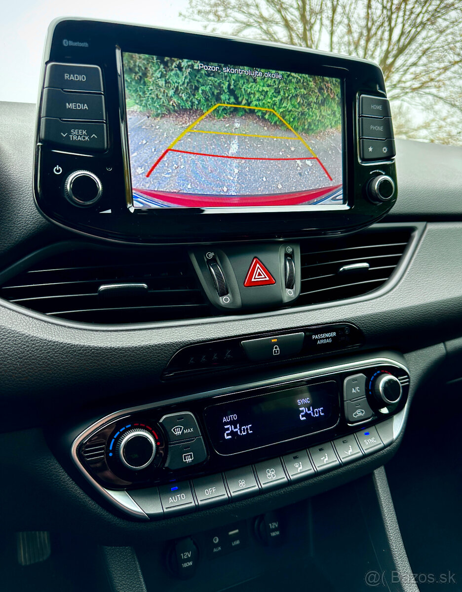 Hyundai i30 CW Kombi 1.4 T-GDi Slovensko - 9