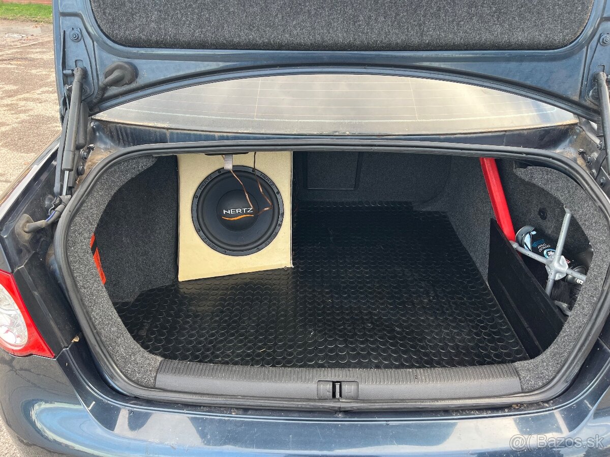 Volkswagen Jetta - 9