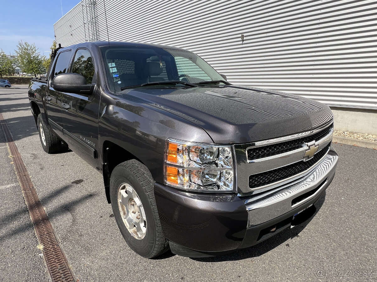Chevrolet Silverado 5.3 V8, 4x4, LPG, 97 500 km, tažné 3.5t - 9