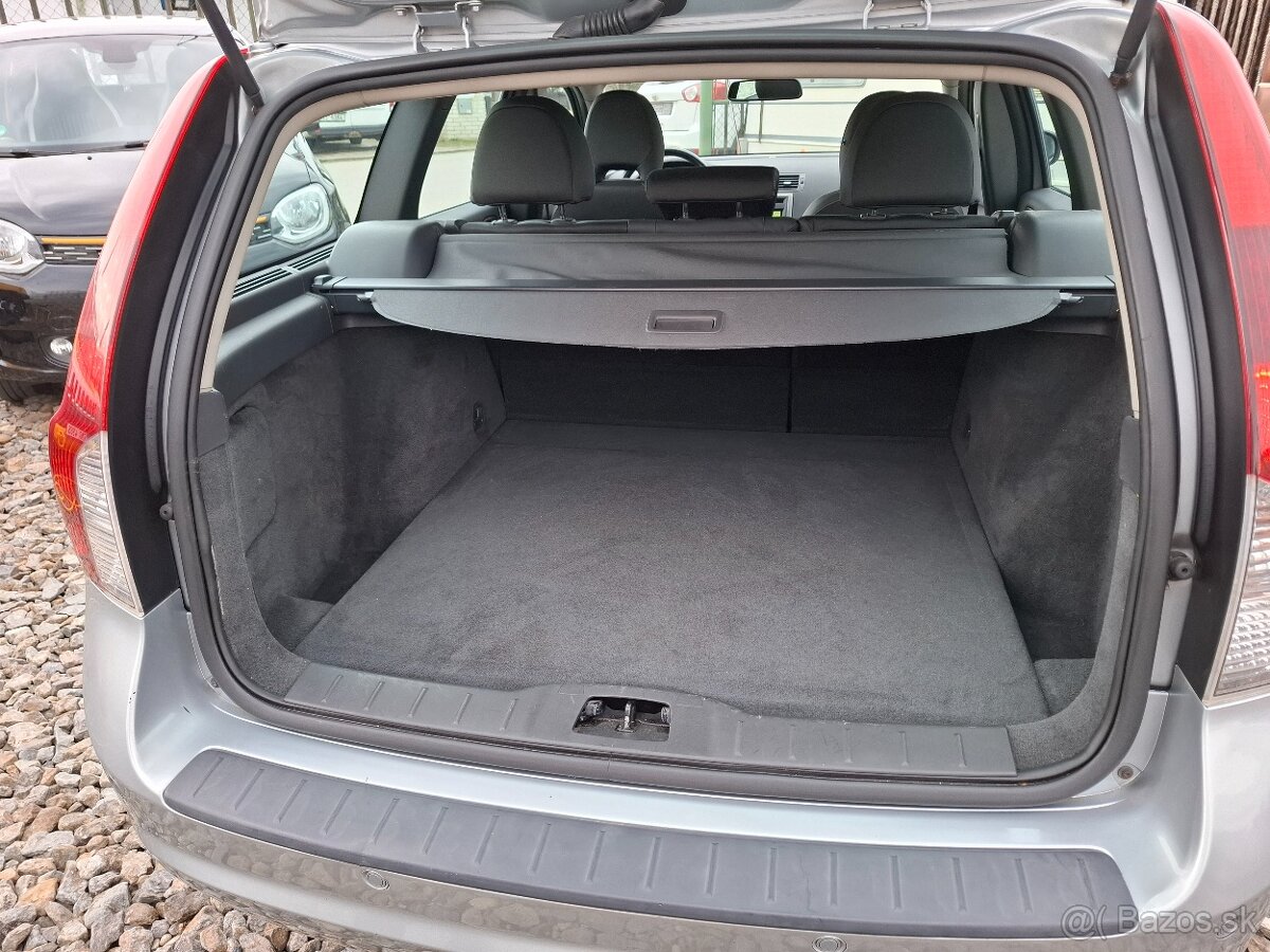 Volvo V50 1.8i kombi, integrované dětské sedačky - 9