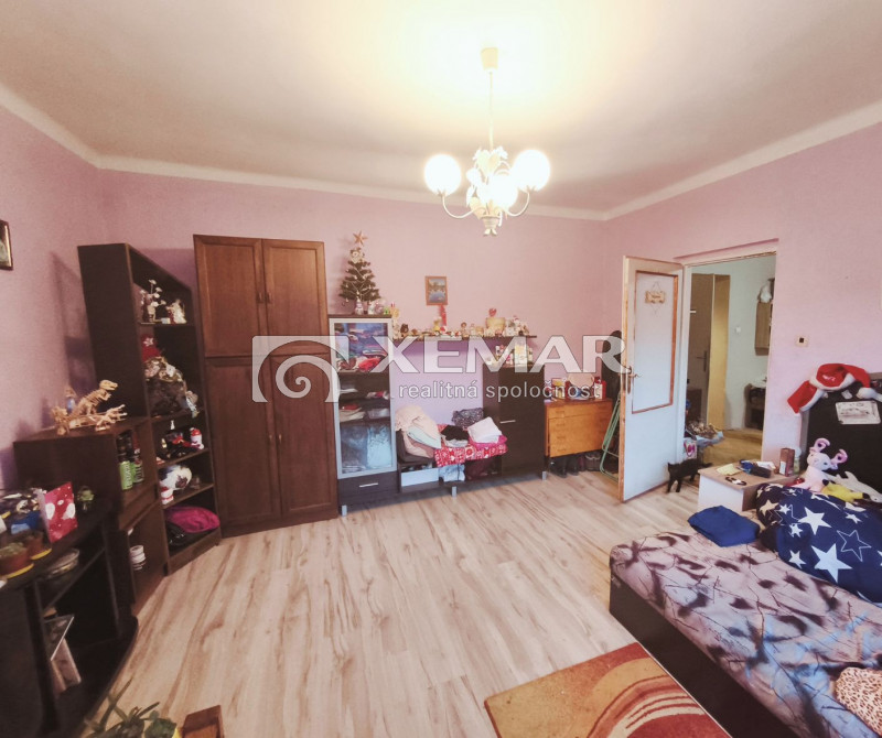 Predaj 6-izbového domu v obci Olováry - 9