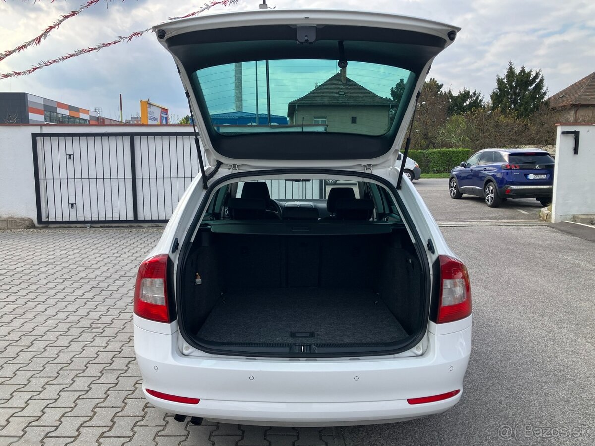 Škoda Octavia Combi 1.4 TSI 90 kW Elegance DSG - 9