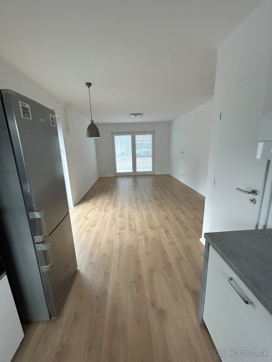 4 izbový rodinný dom na prenájom Sucany/hradiska - 9