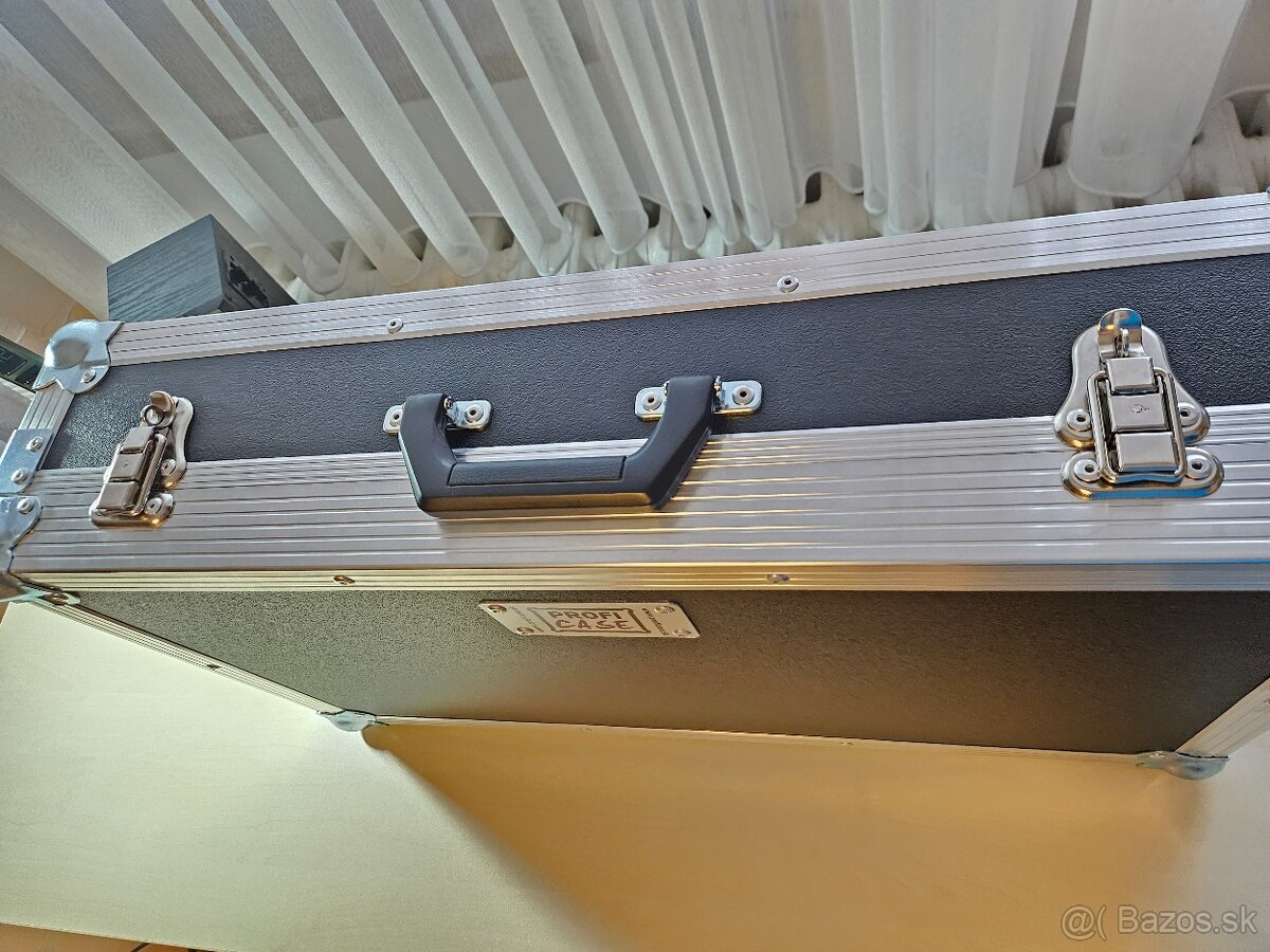 Pedalboard + power supply + kufor - 9