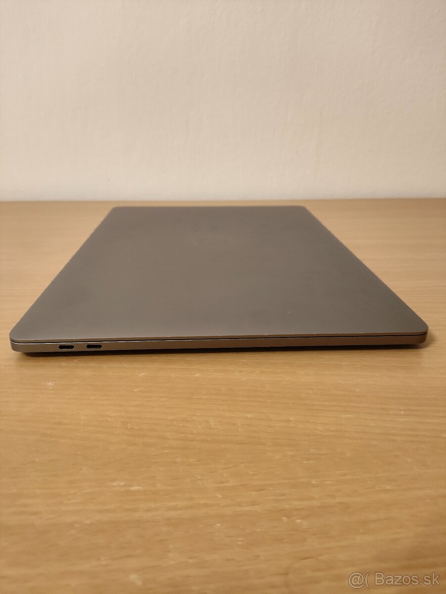 MacBook Pro 15 2018 | Core i7 • 16GB • SSD - 9