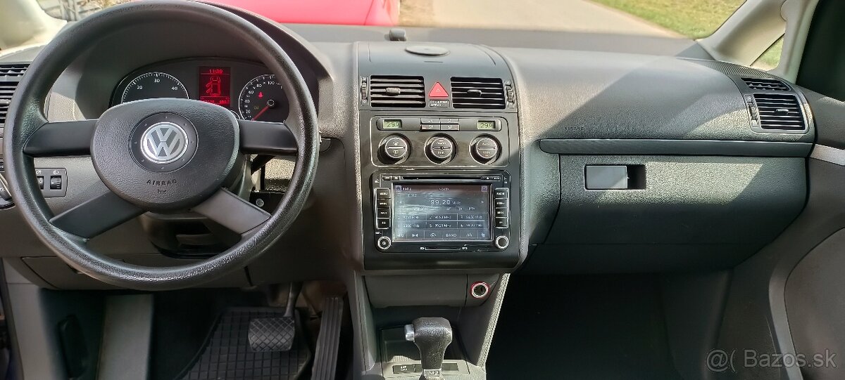 Touran DSG 239000km bez DPF nová STK - 9