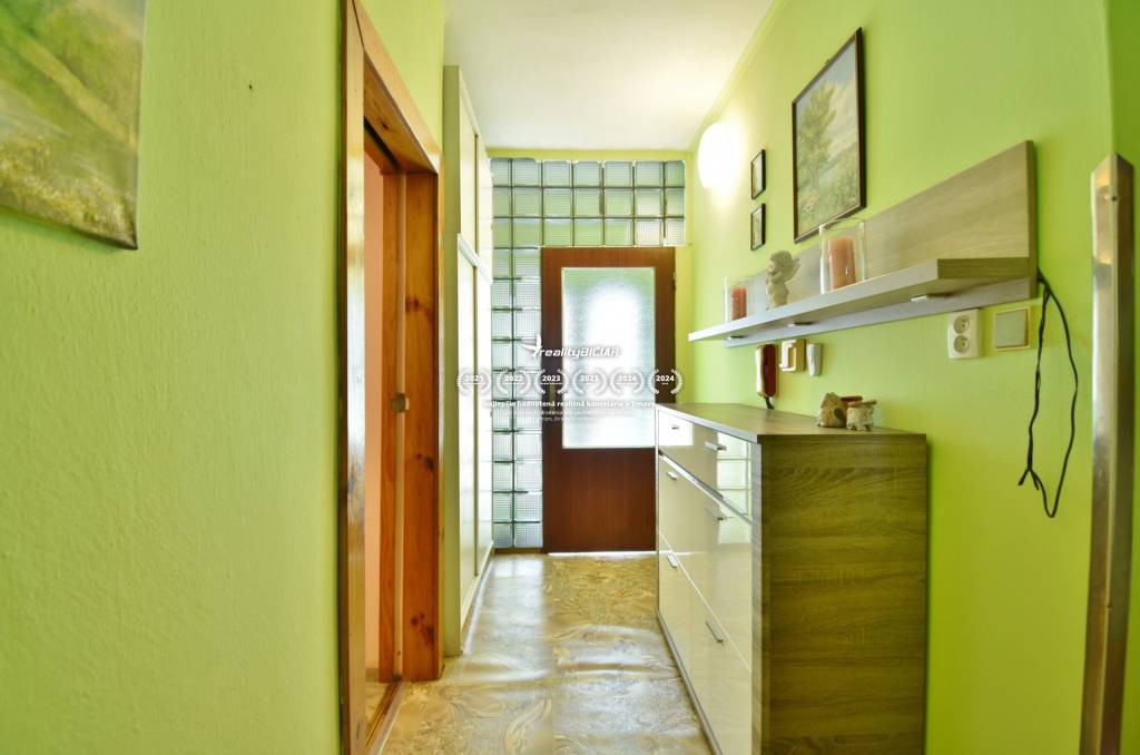 Na predaj 4 izbový RD s potenciálom v Zavare - 9