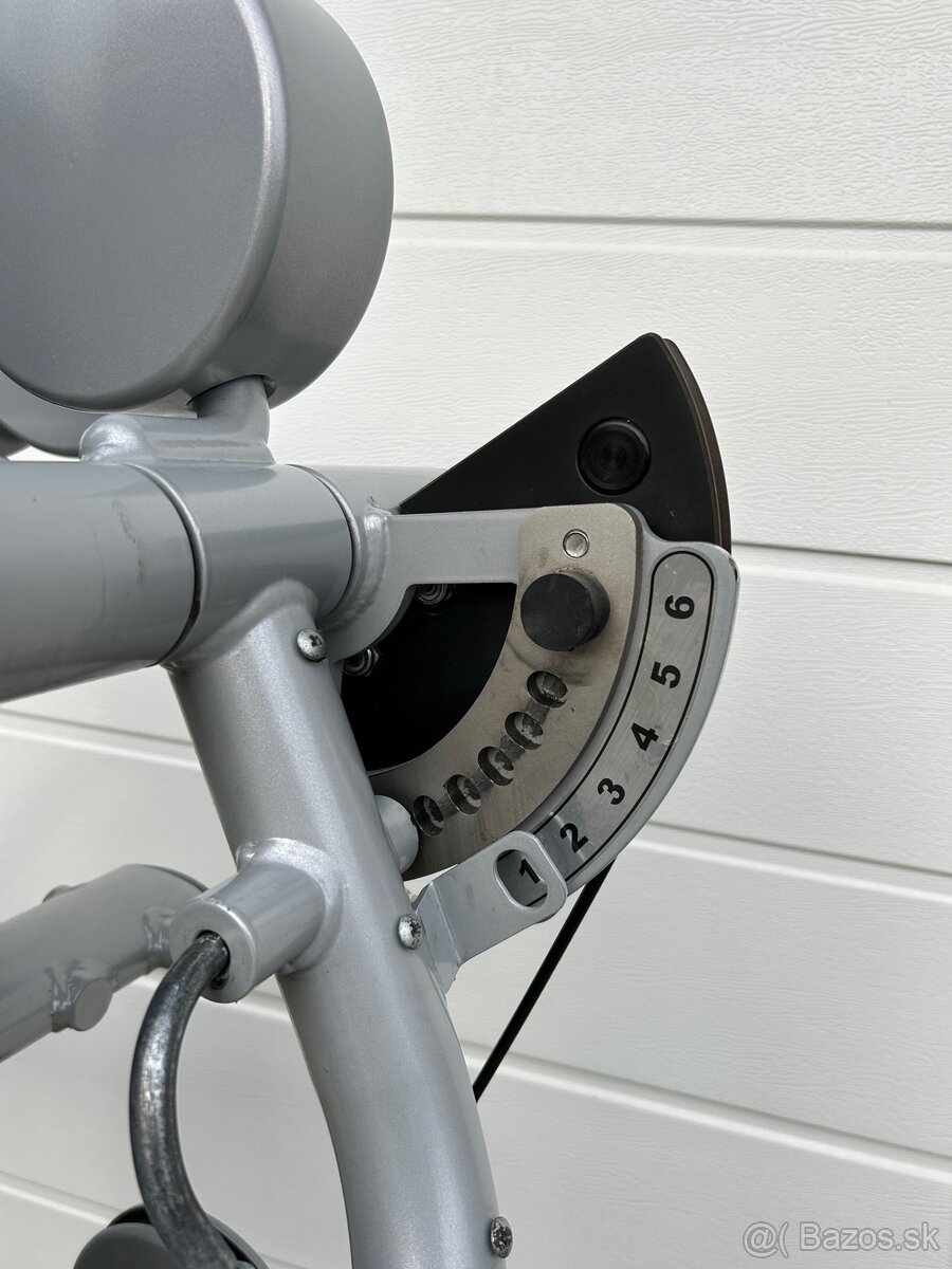 Stroj na ramená Technogym Selection delts machine - 9