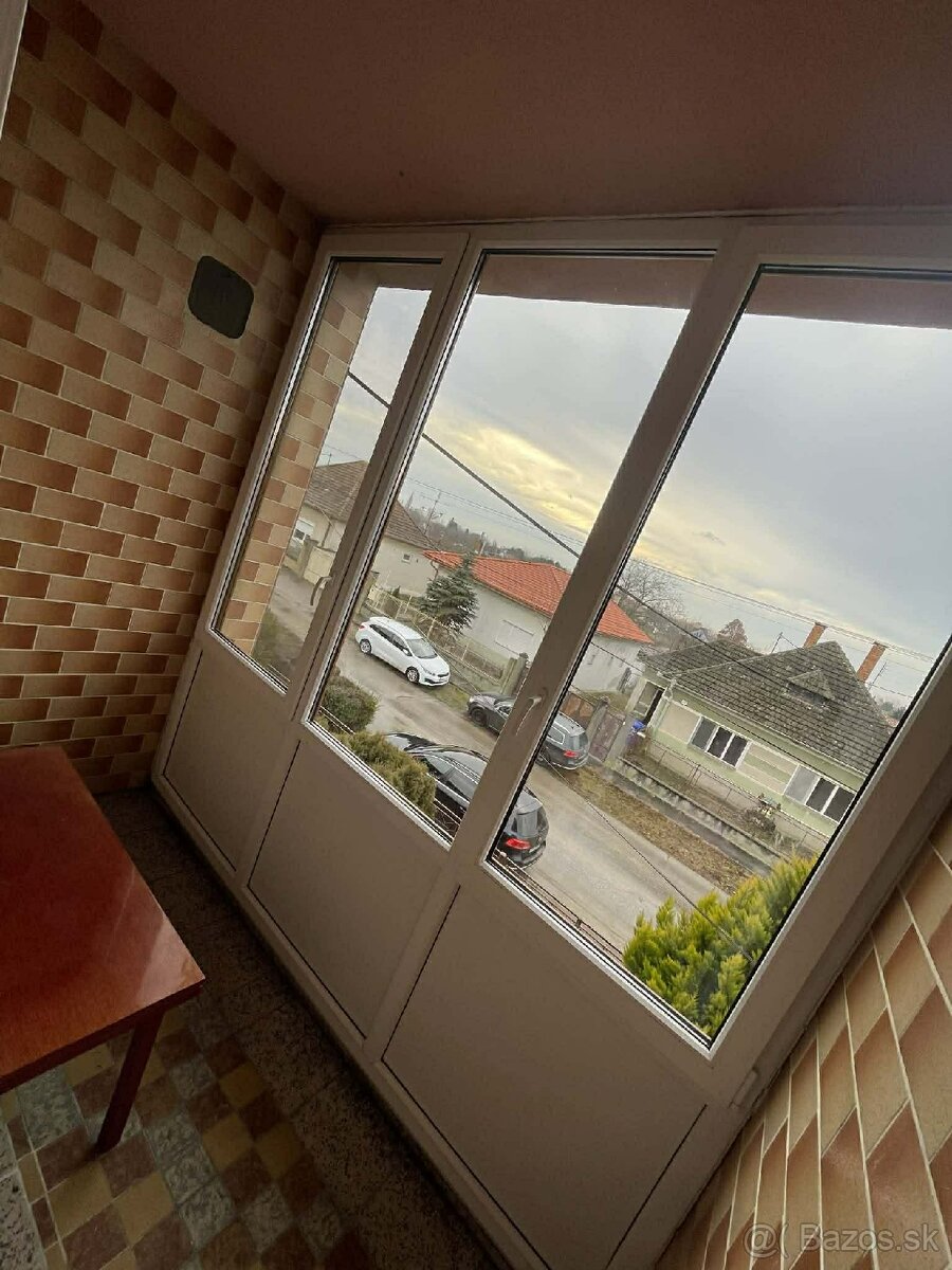 Predám 5 izbový rodinný dom - 9