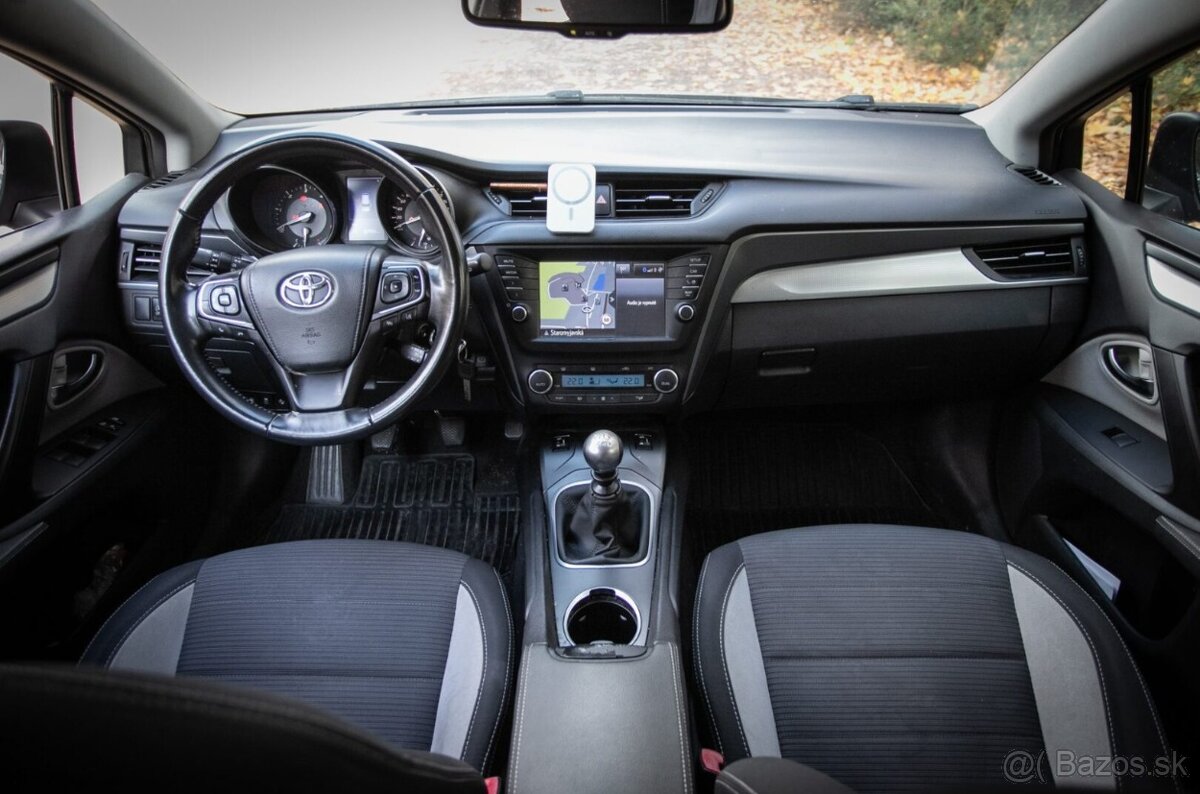 TOYOTA AVENSIS Combi 2.0 105kW 2017 - 9