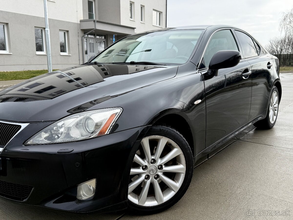 Lexus IS220d NAVI / Keyless / Xenon - 9