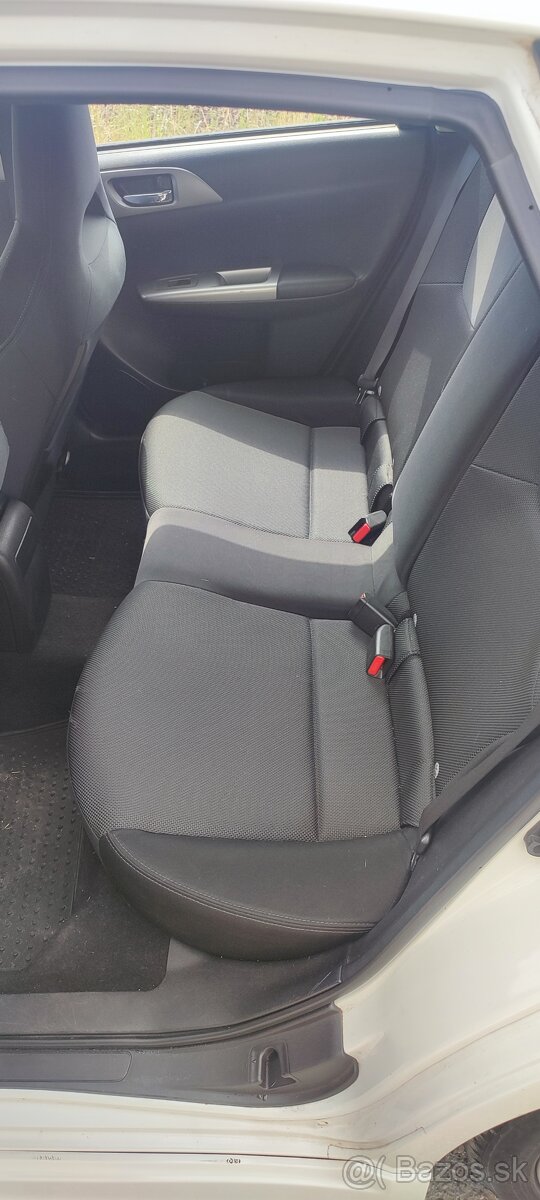 Subaru Impreza sport 2.0D - 9