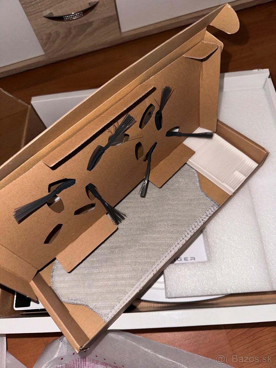 Robotický vysávač ETA - 9