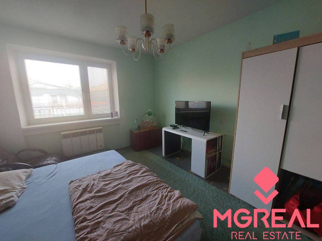 Rodinný dom s veľkým pozemkom - Veľký Cetín - 9